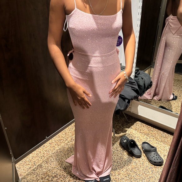 Gorgeous Pink Bow dress - Picture 2 of 2